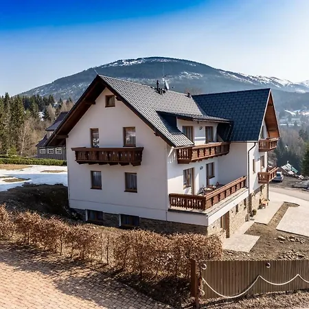 George * Spindleruv Mlyn